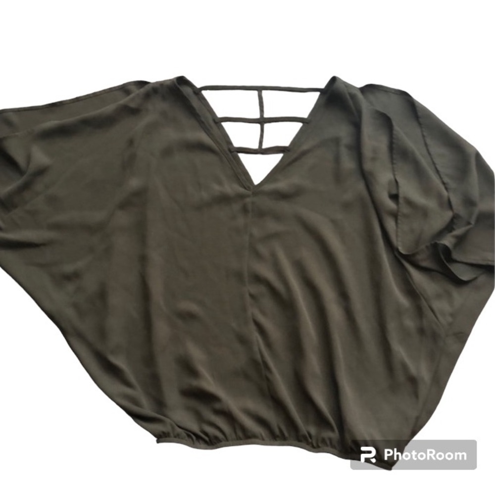 XOXO COLD SHOULDER TOP GREEN CROPPED